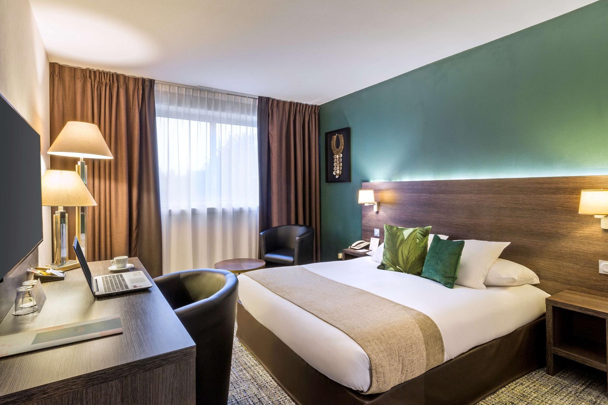 Best Western Plus Hotel Admiral Ла Тур-дьо-Салвани Екстериор снимка